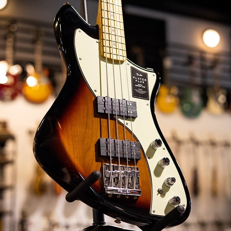 

Fender Player Plus Meteora Active Bass - 3 Tone Sunburst с сумкой Deluxe Gig Bag 0147392300