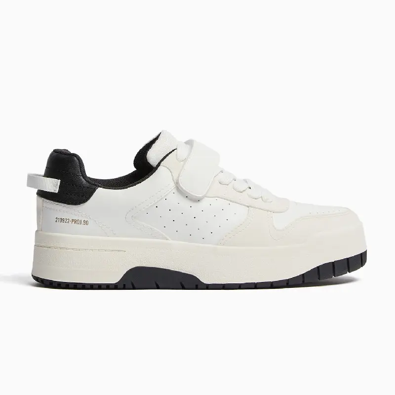 

Кроссовки Bershka Brogue With Strap Detail, белый