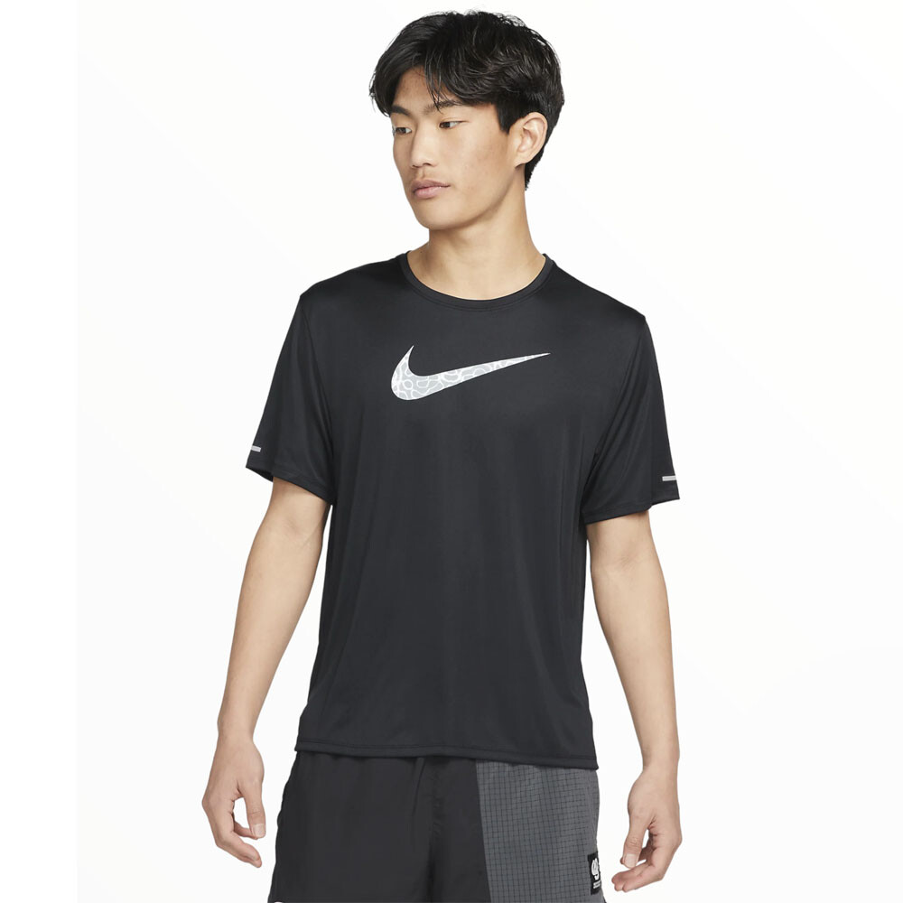 

Футболка Nike Dri-FIT Wild Run Miler Short-Sleeve Running, черный