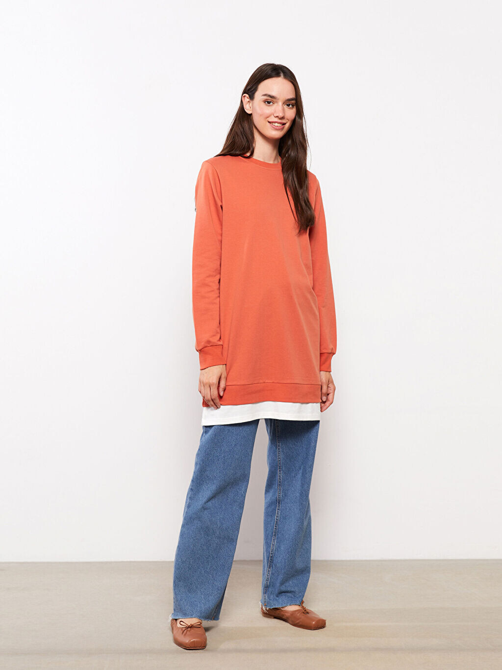 

Женская туника прямого кроя с круглым вырезом и длинными рукавами LCW Modest
