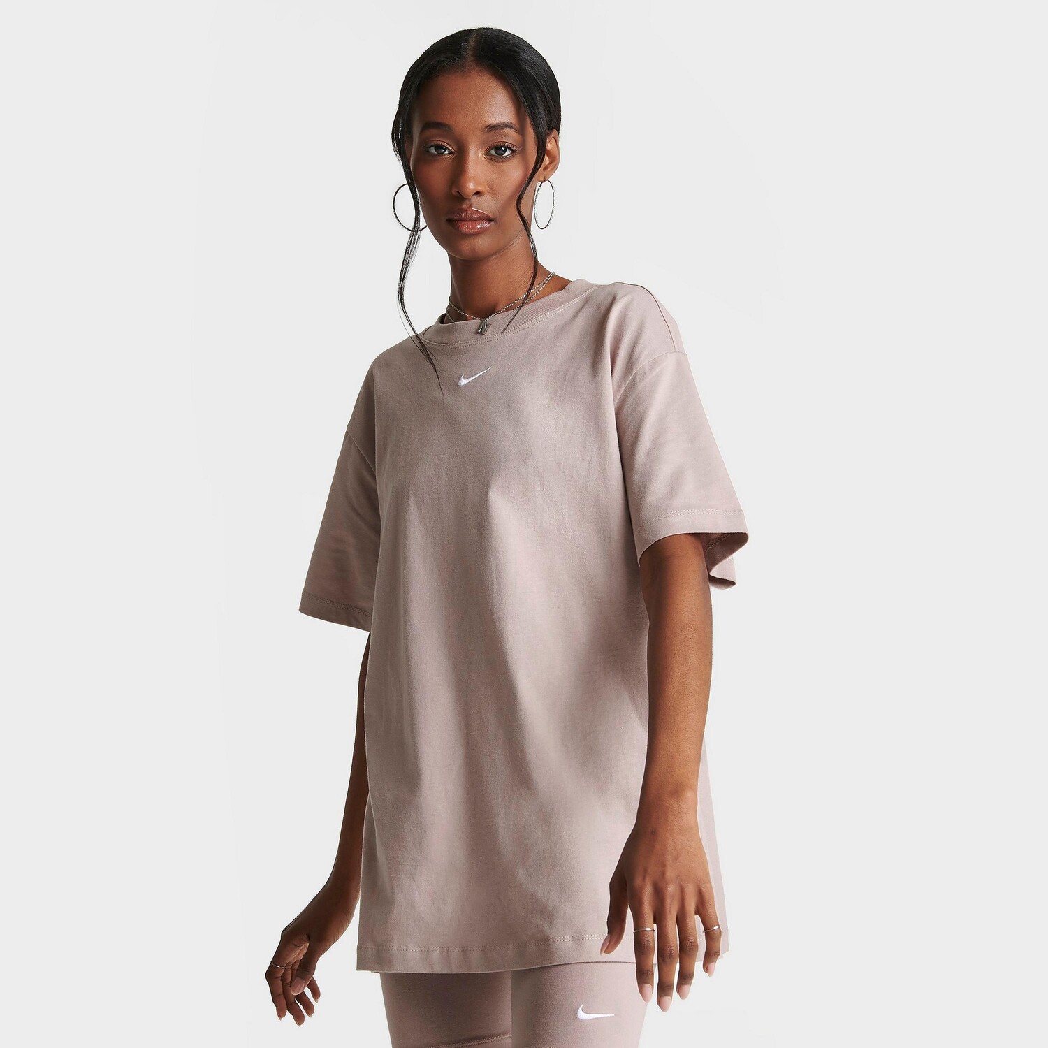 

Женская футболка Nike Sportswear Essential, бежевый
