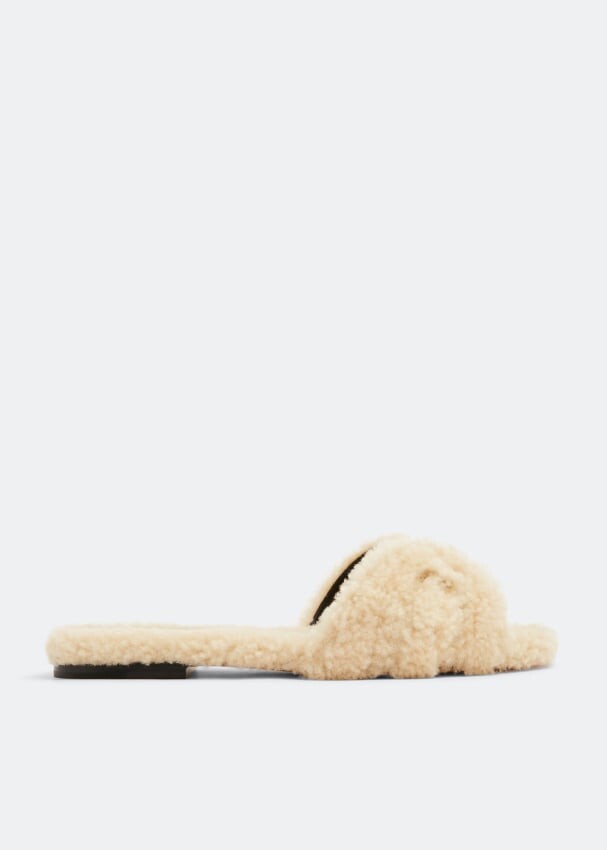 

Сандалии SAINT LAURENT Tribute flat sandals, бежевый