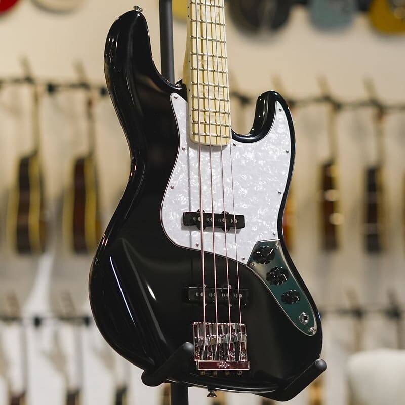 

Бас-гитара Fender Geddy Lee Signature Jazz Bass — черная в жестком футляре