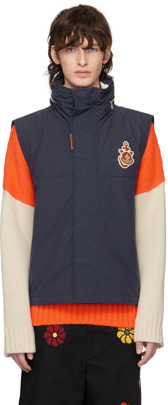 

1 Moncler JW Anderson темно-синий пуховый жилет из трифана Moncler Genius