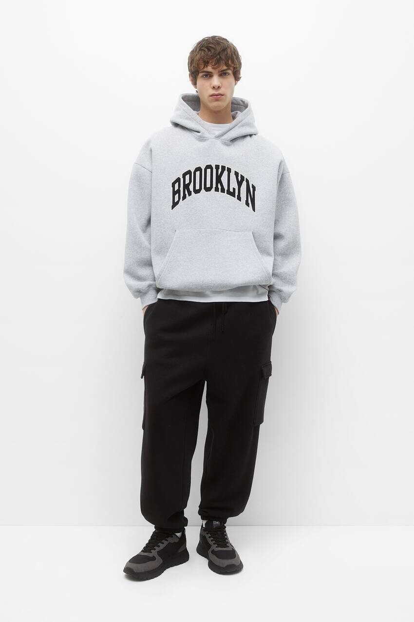

Брюки-карго в спортивном костюме Pull&Bear, черный