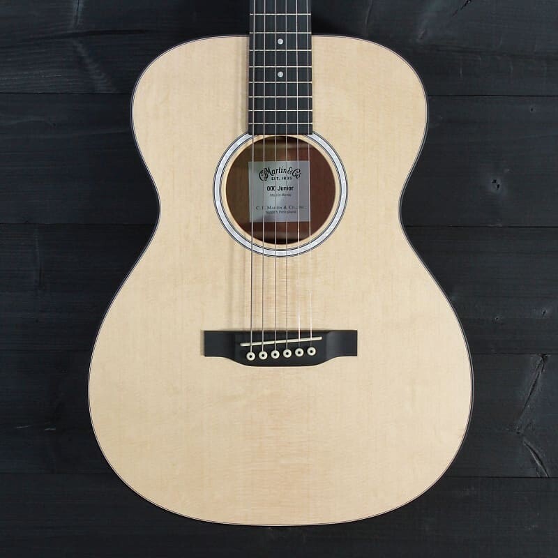 

Гитара Martin 000 Jr-10 Solid Wood, натуральный