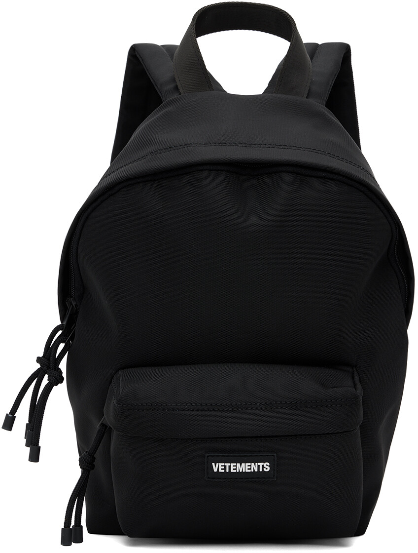 

Черный рюкзак с нашивкой-логотипом VETEMENTS