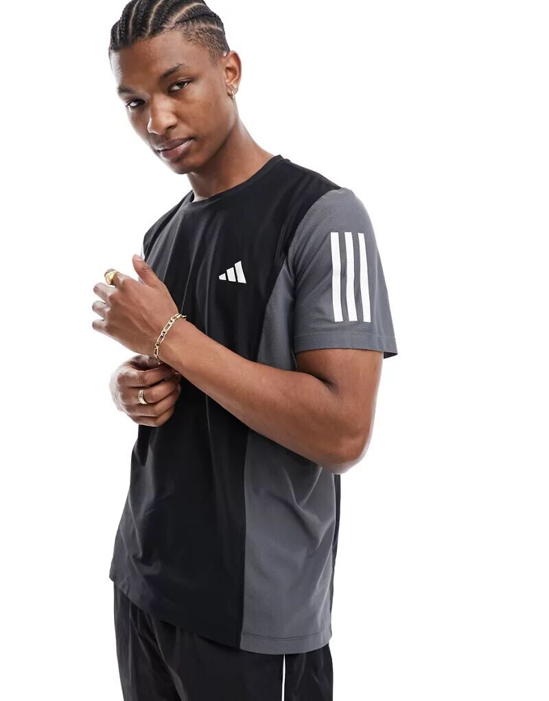 

Черная футболка с колор-блоками adidas Performance Own The Run