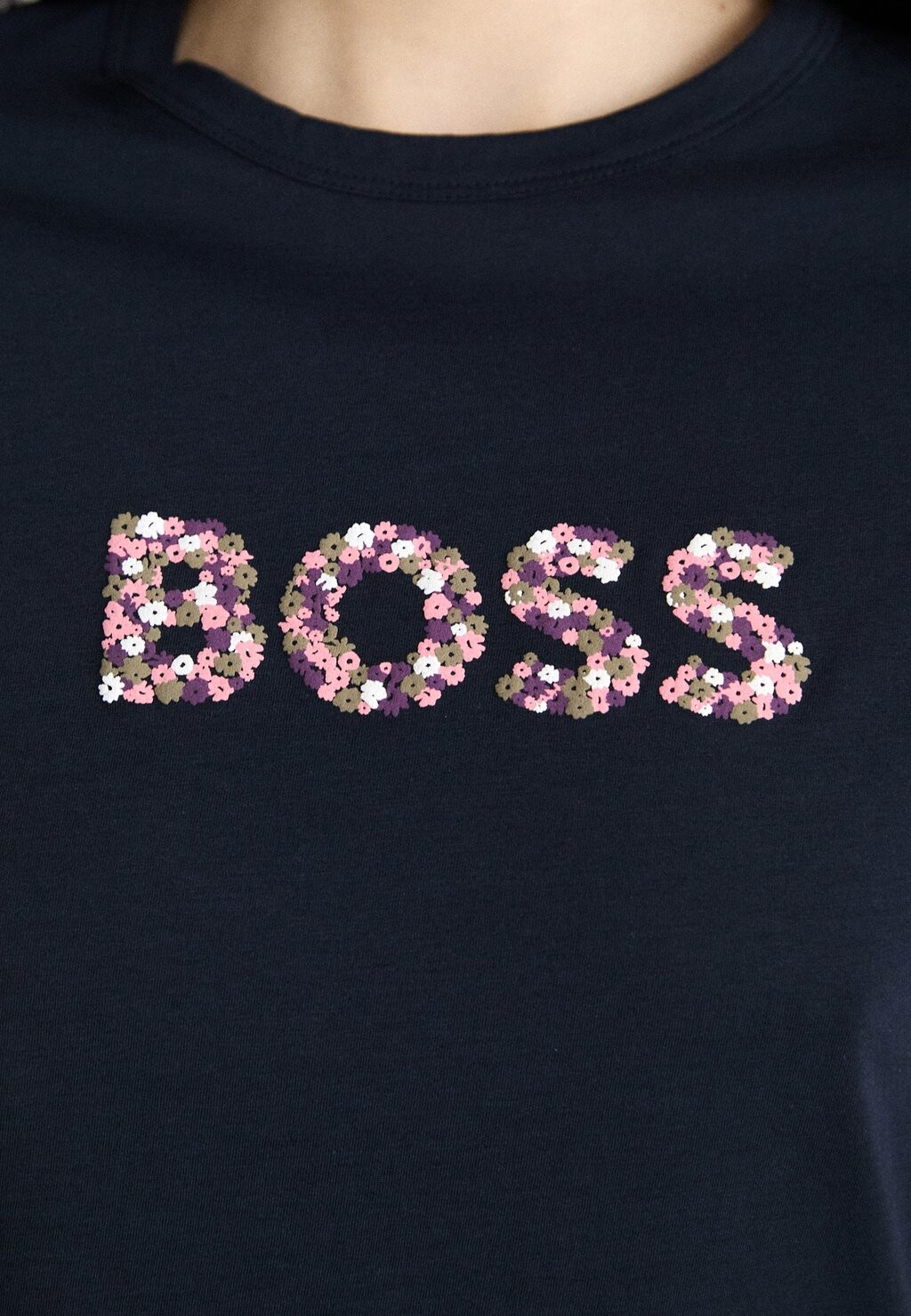 

Футболка с принтом BOSS, темно-синяя