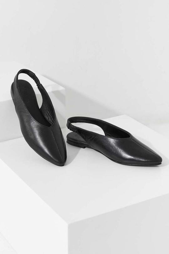 

Кожаные балетки Answear Lab, черный