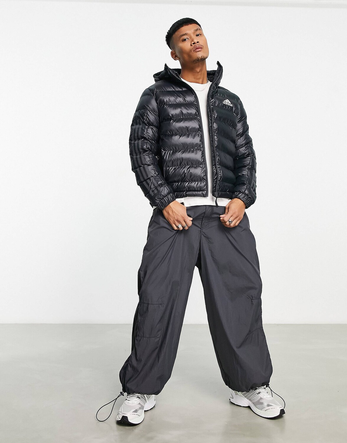 

Черная парка с 3 полосками adidas Outdoor Badge of Sport, Черный