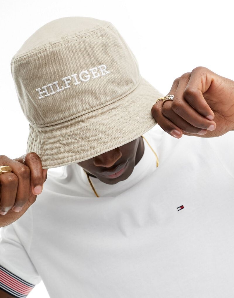 

Бежевая мягкая панама монотип Tommy Hilfiger