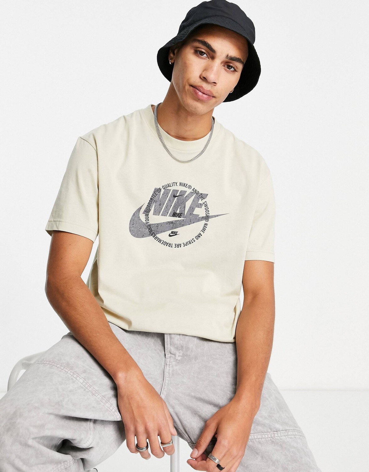 

Футболка Nike из ротанга с графичным принтом
