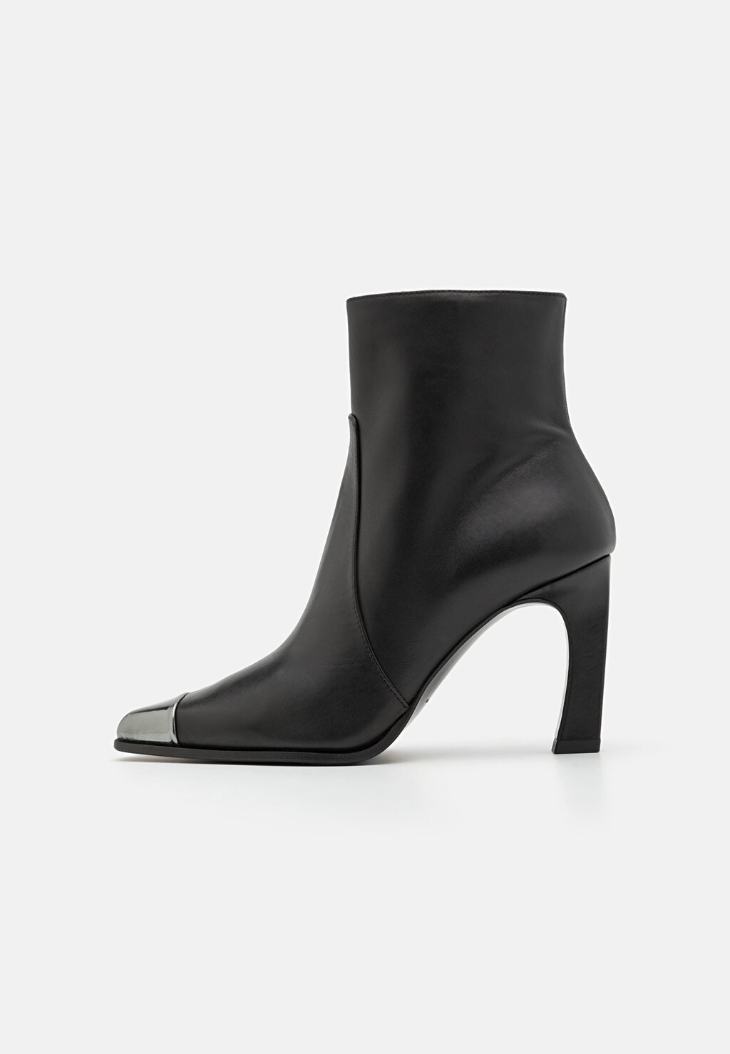 

Ботильоны Tarah Bootie HUGO, черный