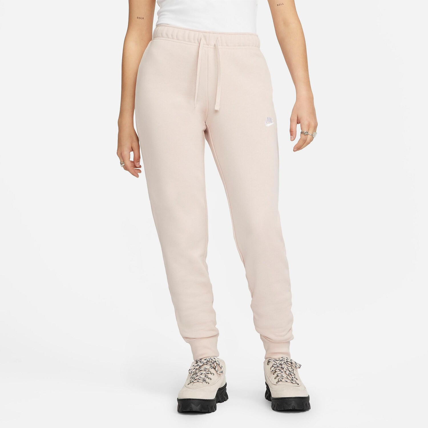 

Женские брюки Nike Sportswear Club Fleece Slim Jogger со средней посадкой, кремовый, Бежевый