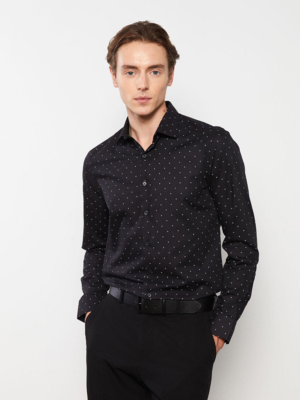 

Мужская рубашка Slim Fit с длинным рукавом из габардина LCWAIKIKI Formal