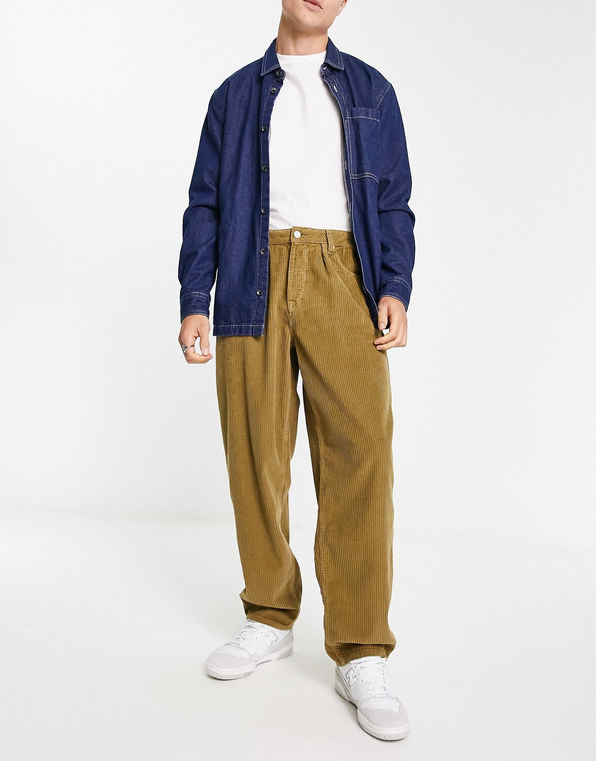 

Оливково-зеленые вельветовые джинсы с напуском ASOS DESIGN