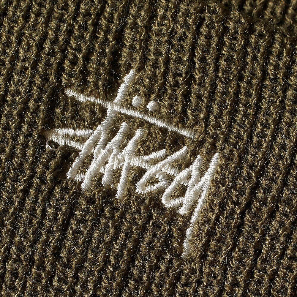

Базовая шапка с манжетами Stussy