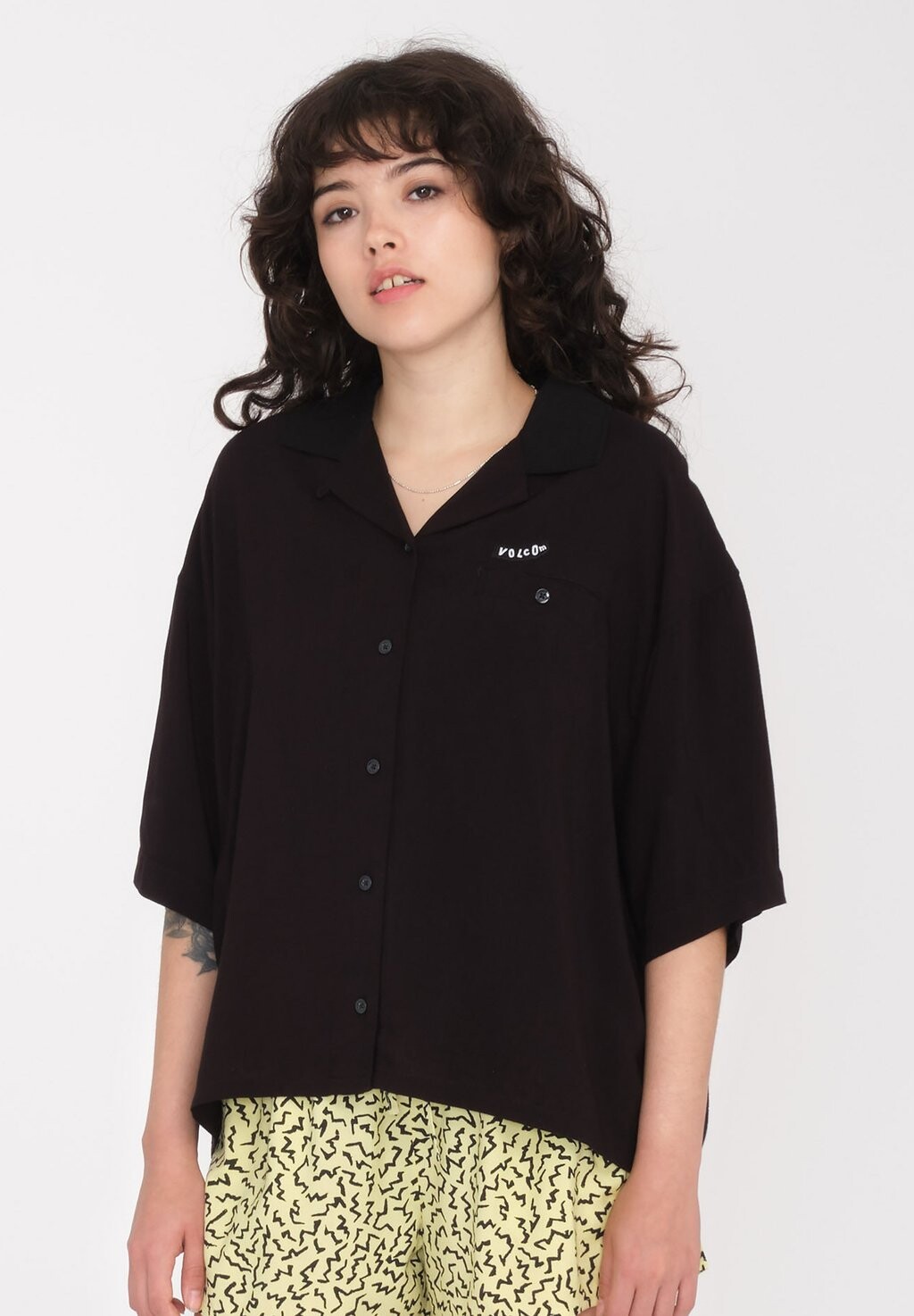 

Блузка-рубашка SERVISTONE SS Volcom, цвет black