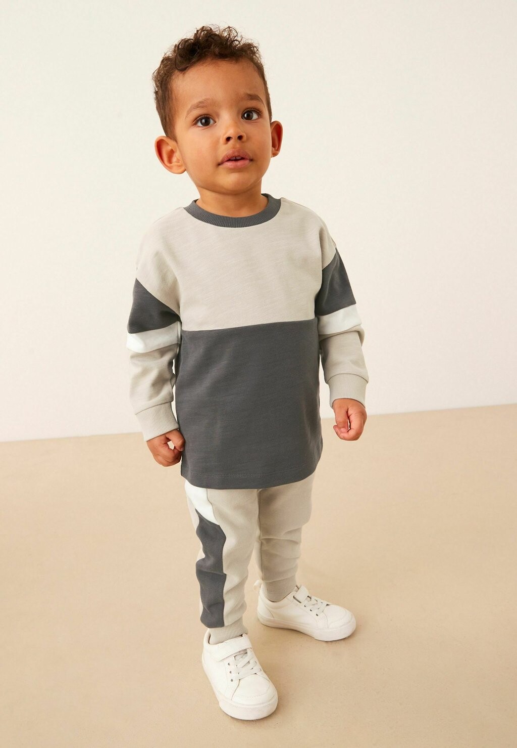 

Спортивный костюм LONG SLEEVE COSY COLOURBLOCK AND JOGGERS SET Next, цвет charcoal grey monochrome