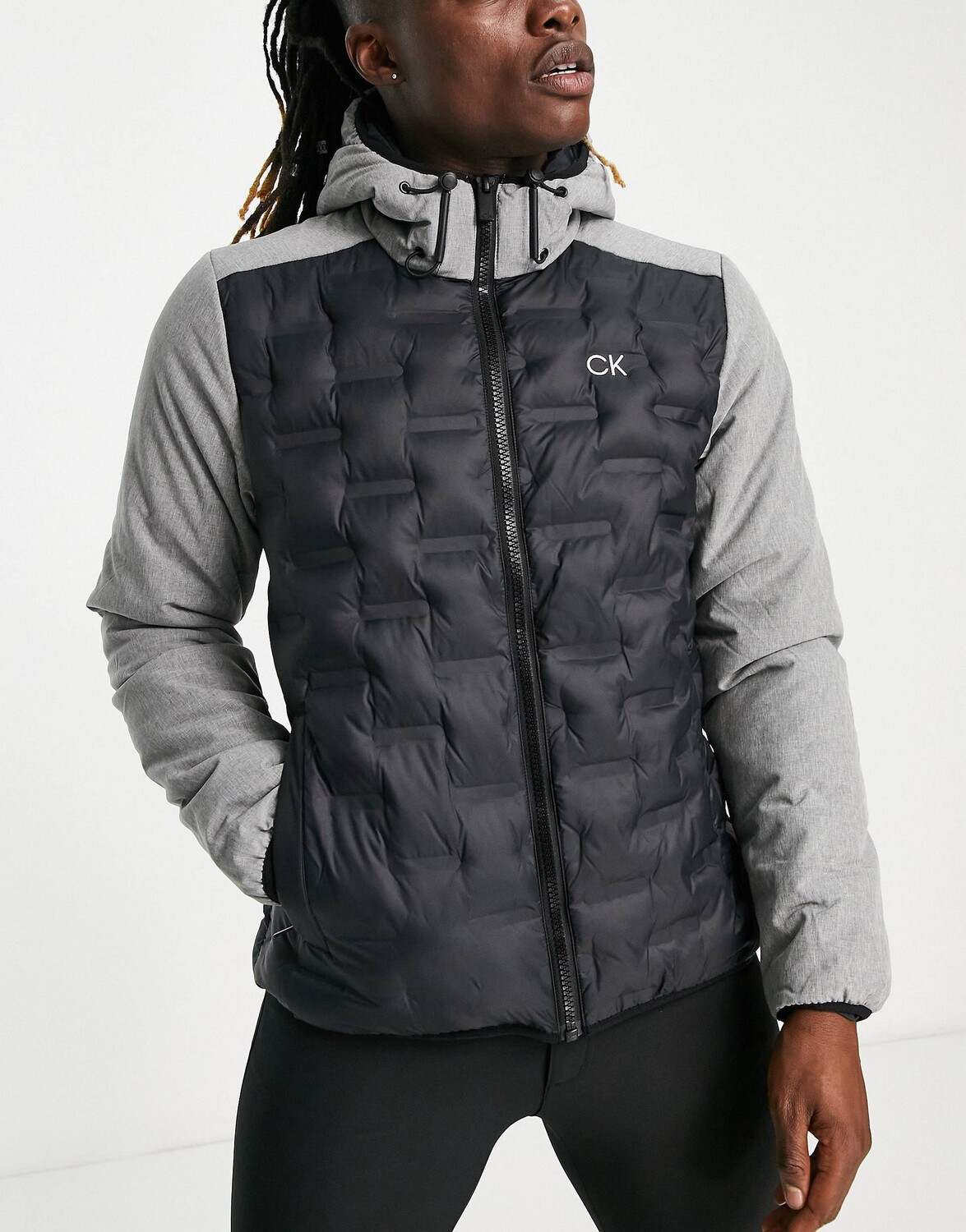 

Черный пуховик Calvin Klein Golf Bridgeport