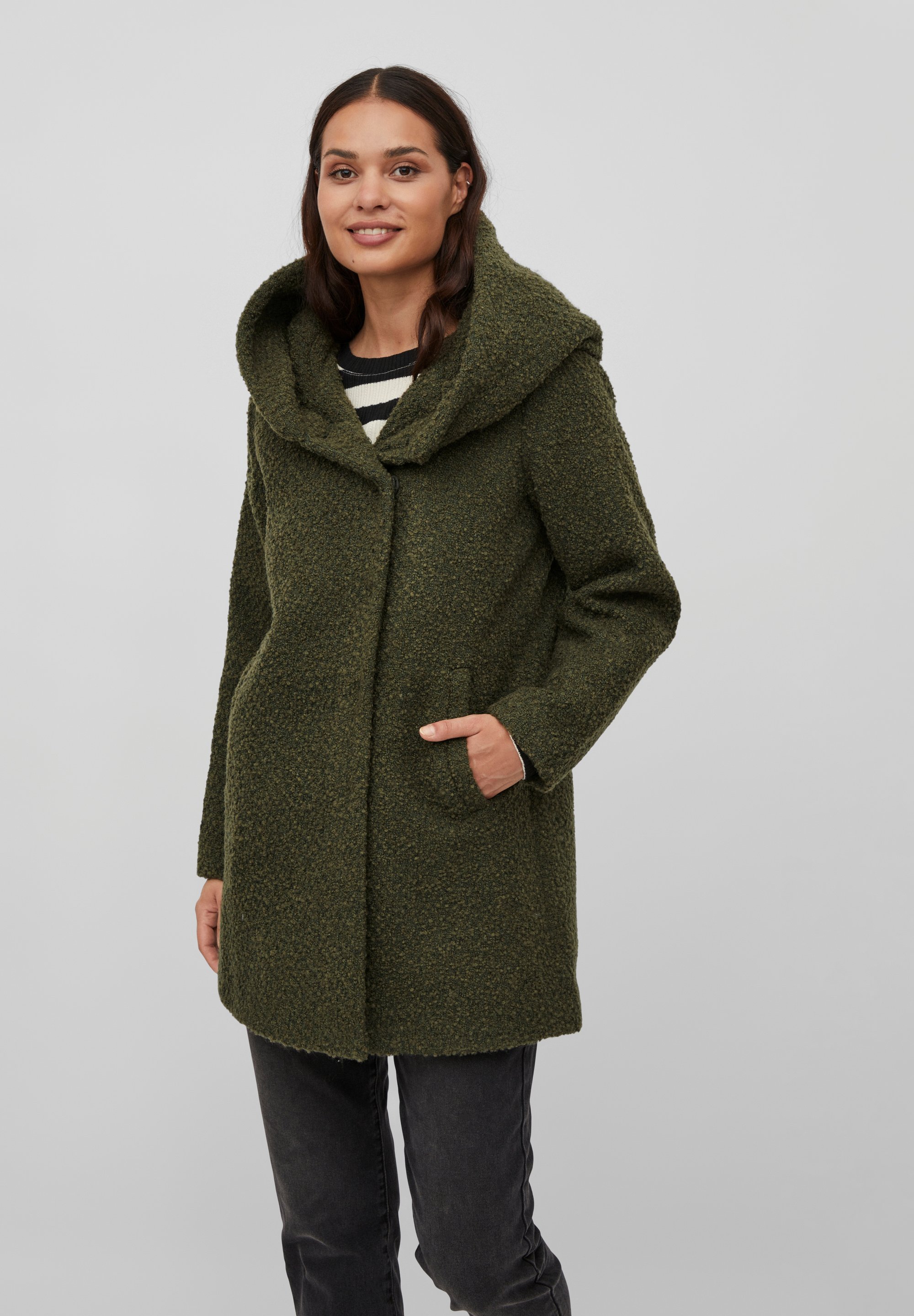 Пальто короткое Vila, темно-зеленый пальто зимнее vila с мехом темно зеленый