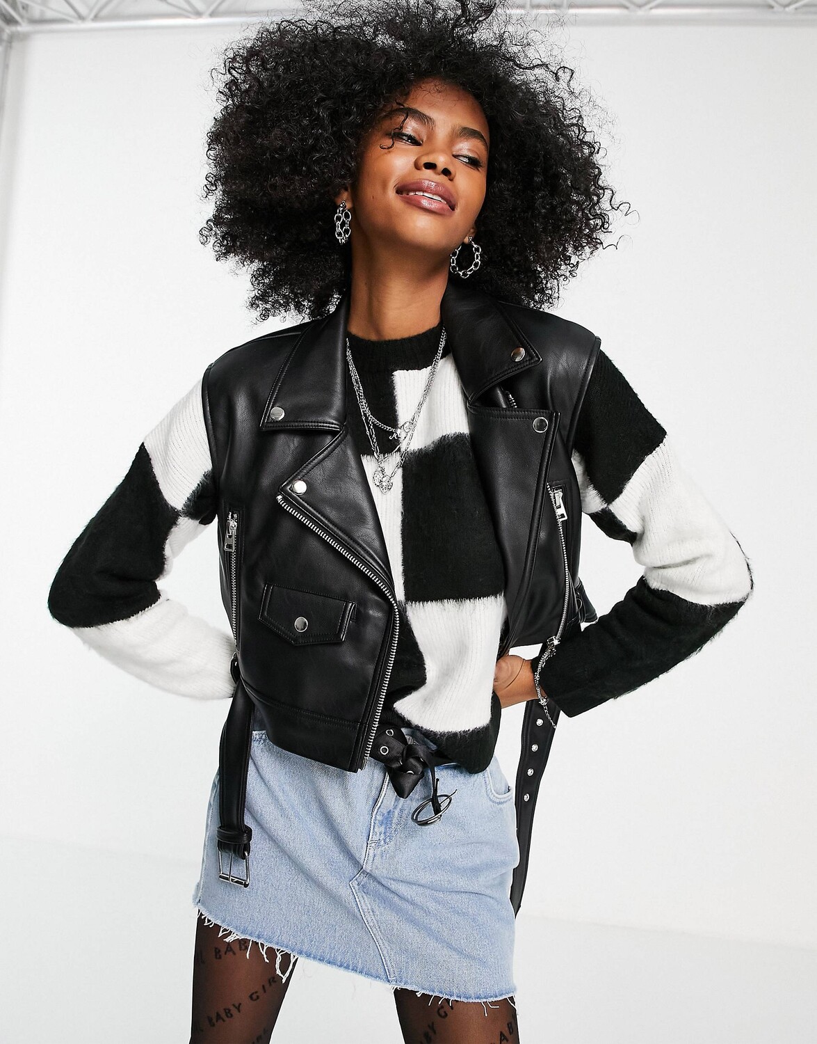 

Черная укороченная байкерская куртка без рукавов Topshop