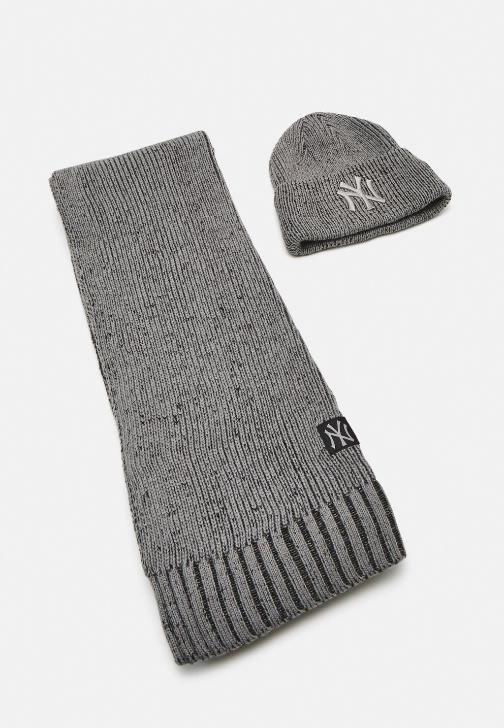 

Шапка SCARF AND WIDE CUFF BEANIE UNISEX SET New Era, цвет black/grey