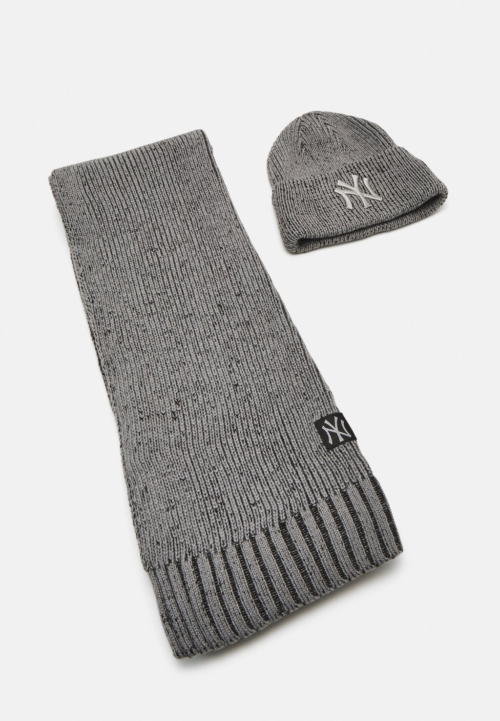 Шапка SCARF AND WIDE CUFF BEANIE UNISEX SET New Era, цвет black/grey