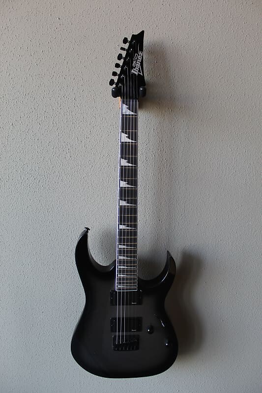 

Абсолютно новая электрогитара Ibanez Gio GRG121DX - Metallic Grey Sunburst