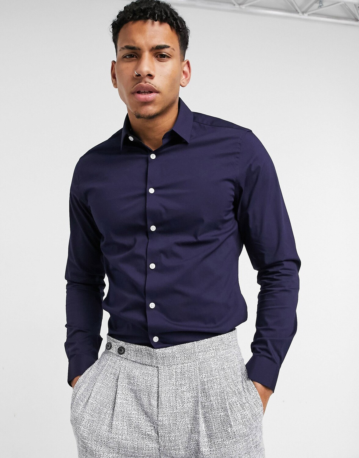 

Темно-синяя рубашка узкого кроя стрейч ASOS DESIGN