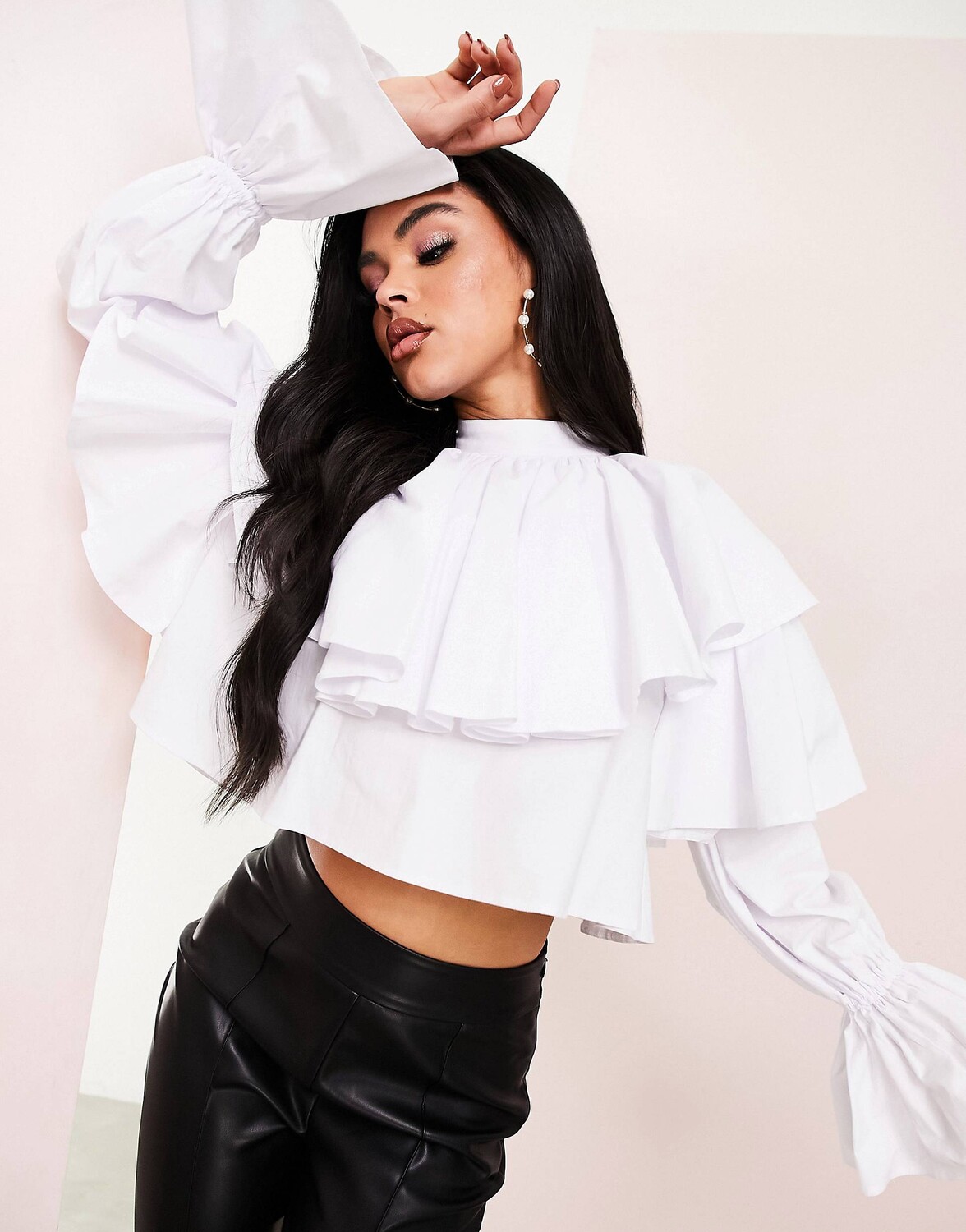 

Белый хлопковый топ с экстремальными рюшами ASOS LUXE