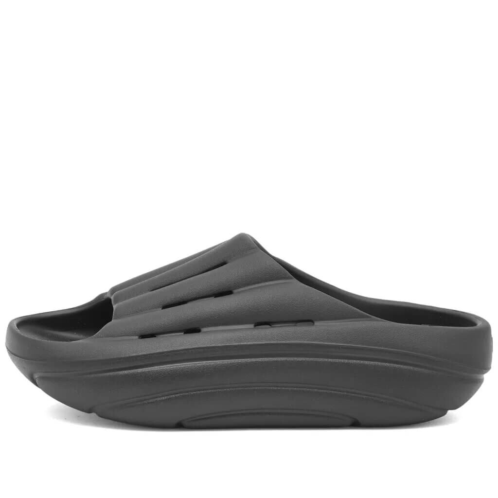 

Шлепанцы UGG Foamo Slide, черный