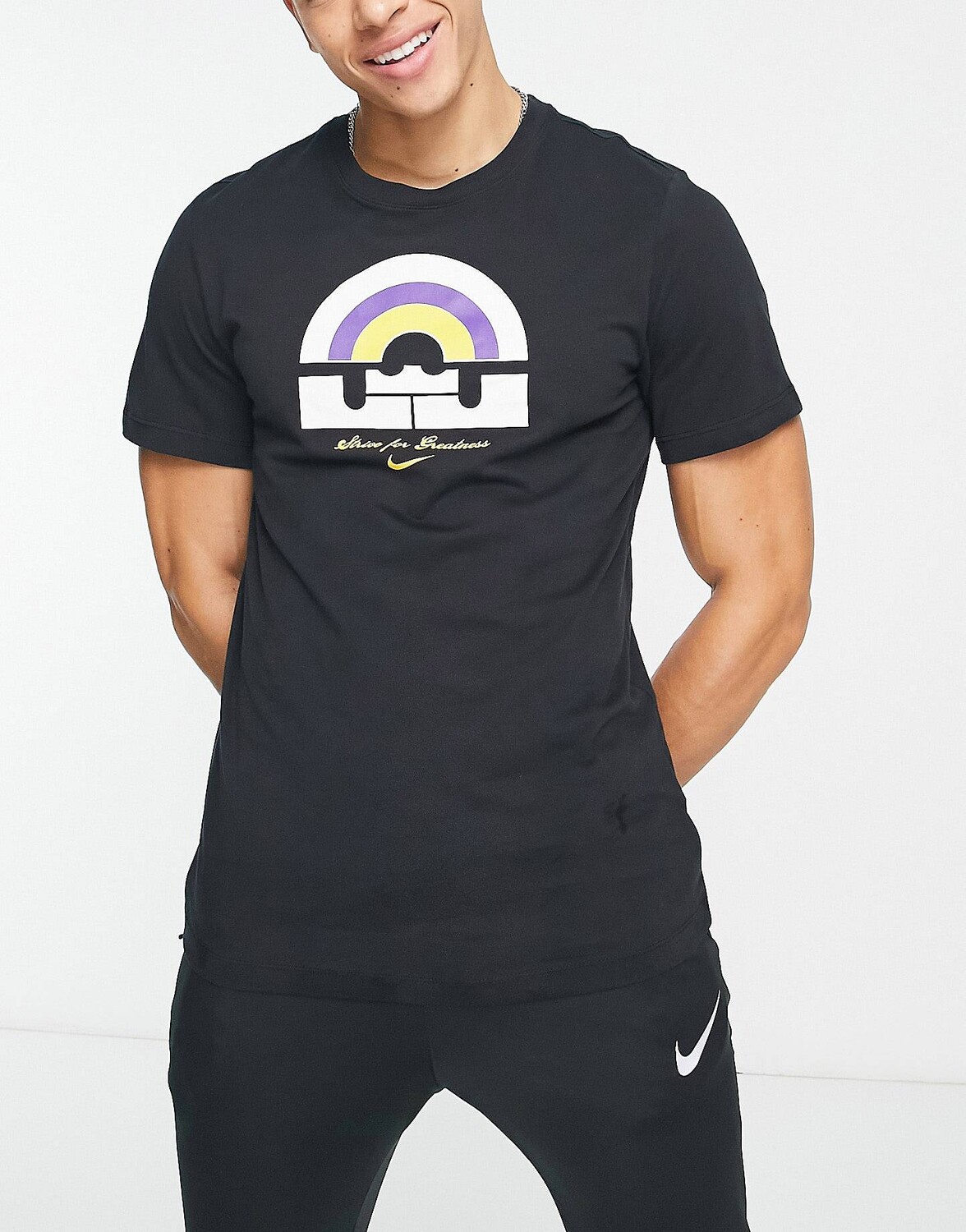 

Черная футболка с графическим принтом Nike Basketball Lebron James Dri-FIT