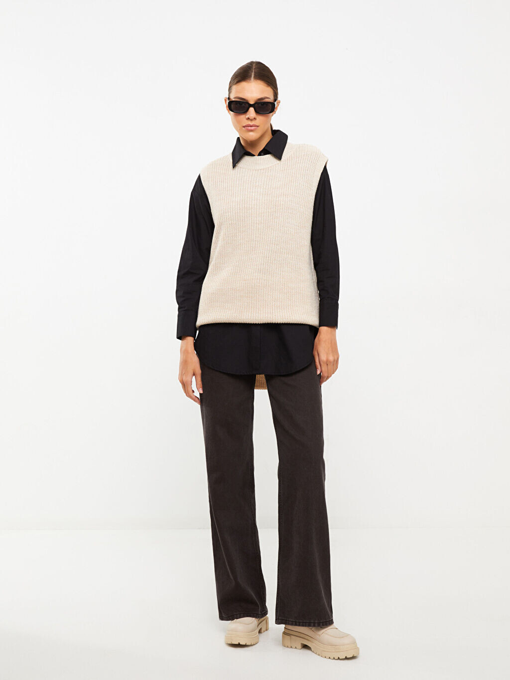 

Однотонный женский трикотажный свитер с круглым вырезом LCW Modest