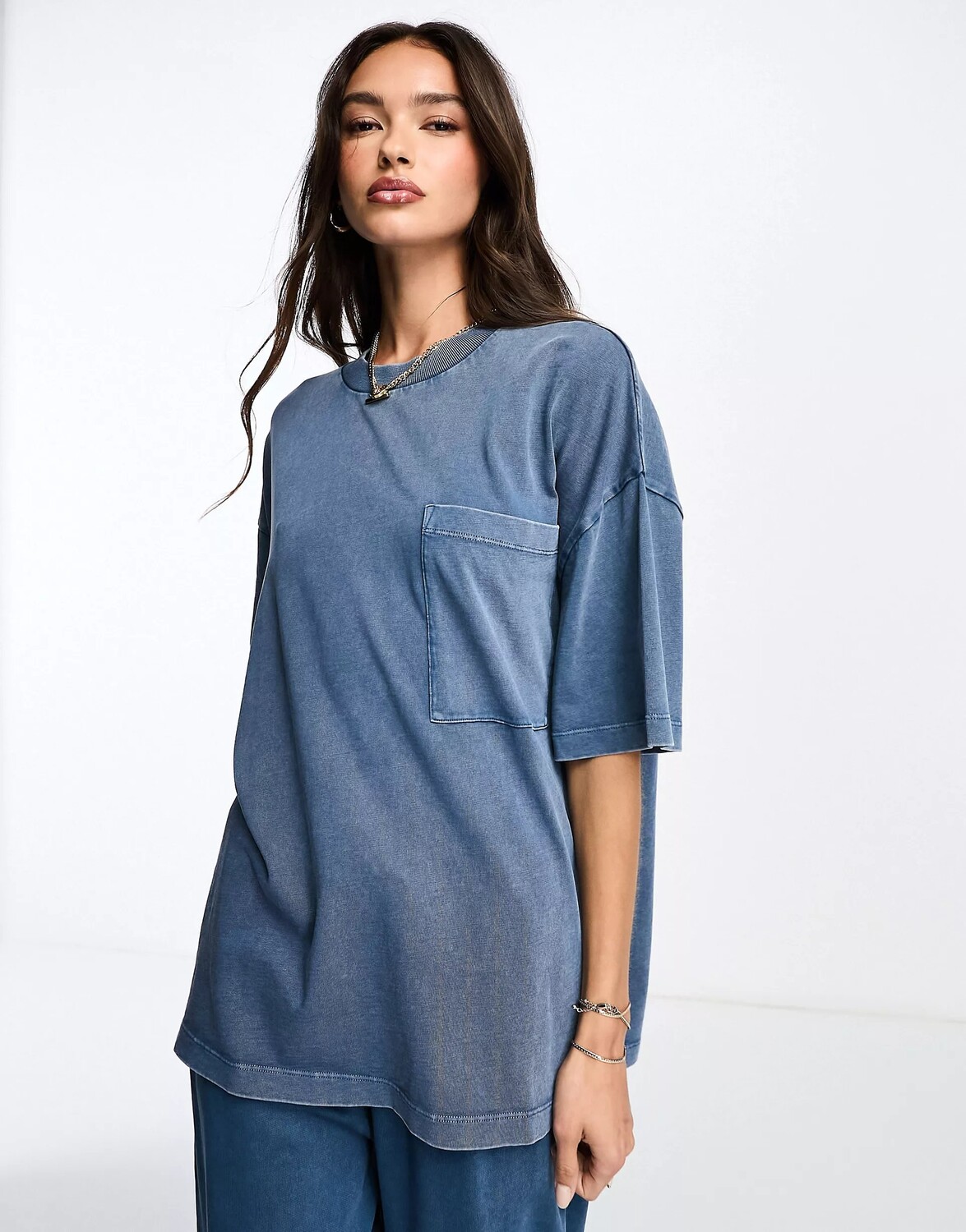 

Футболка Asos Design Pocket Detail Boyfriend Fit Co-ord In Washed Denim, синий