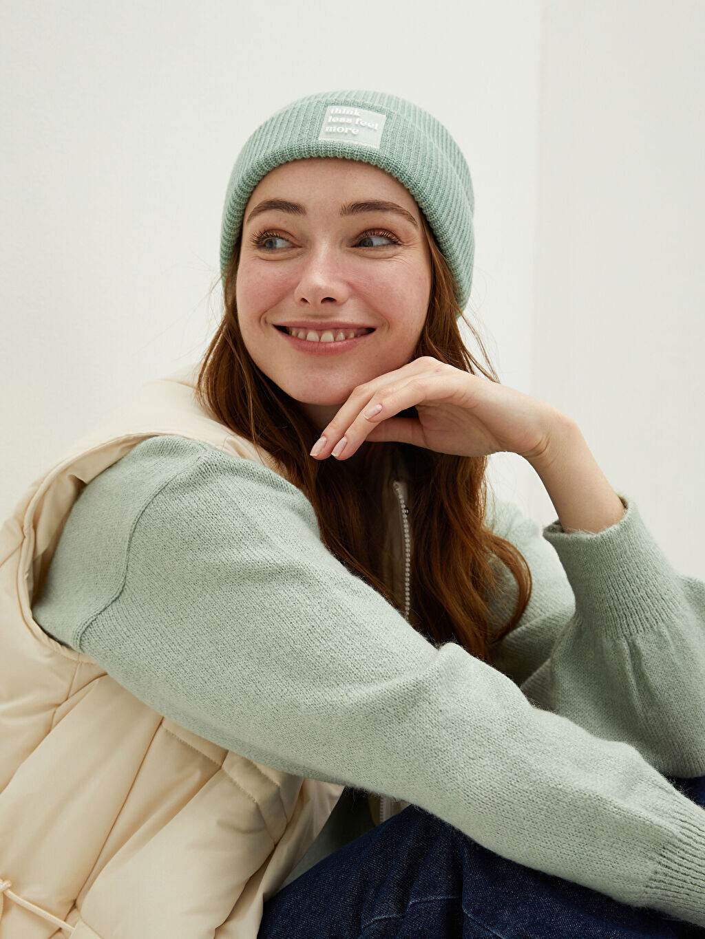 

Женская трикотажная шапка с принтом этикеток LCW Accessories