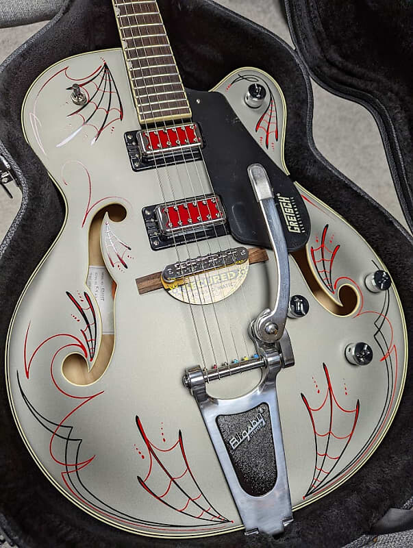

Gretsch G5410T "Hot-Rodded" Rat Rod Electro, Phantom Metallic, с чехлом на выбор, рубашкой и доставкой G5410T Electromatic "Rat Rod" Hollow Body Single Cutaway