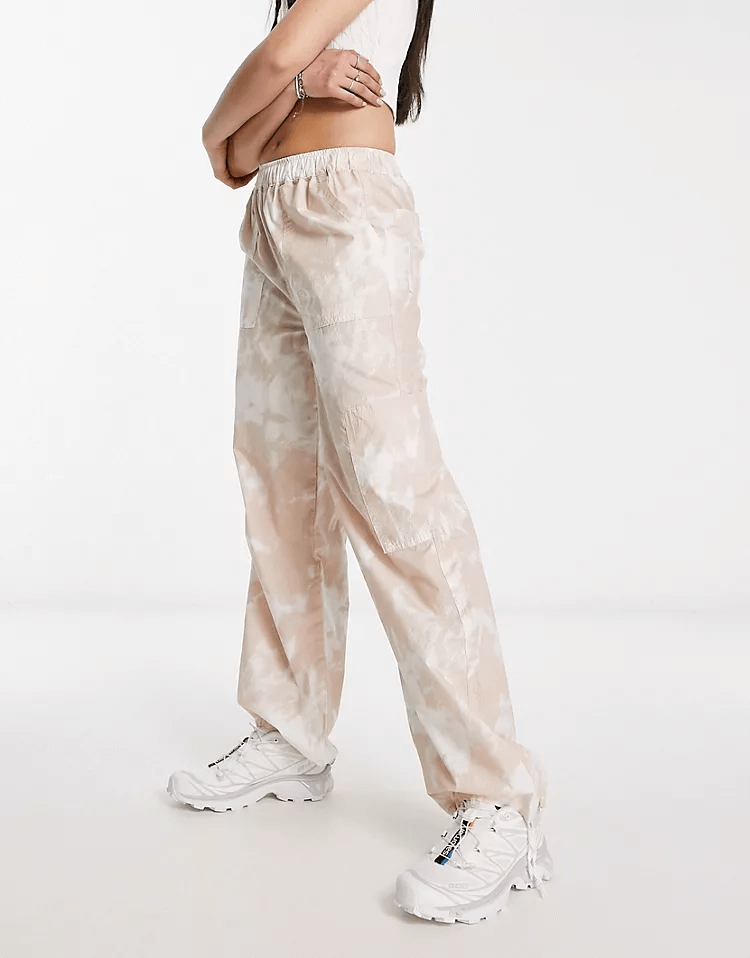 Брюки Asos Design Clean Pull On Cargo, бежевый/белый