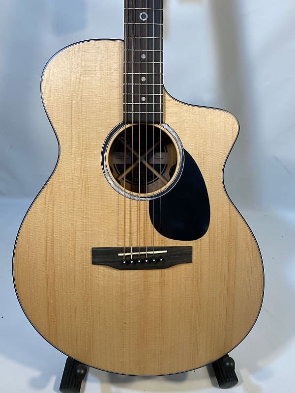 цена Martin SC-10E Электроакустическая гитара - Натуральный Martin SC-10E -Electric Guitar -