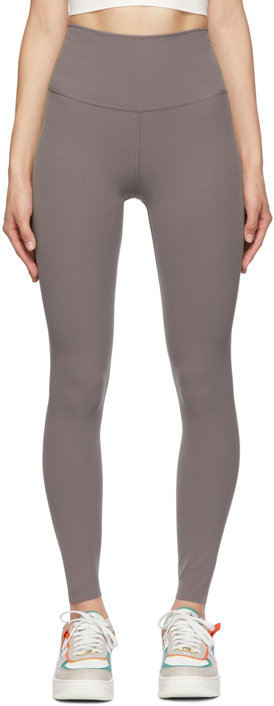 

Фиолетовые спортивные леггинсы Yoga Luxe 7/8 Nike