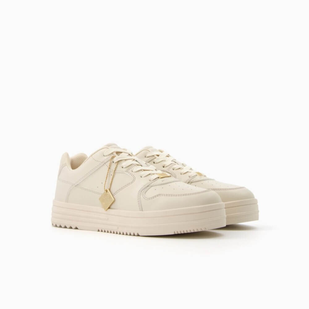 

Кроссовки Bershka Men’s Trainers With Keyring, бежевый