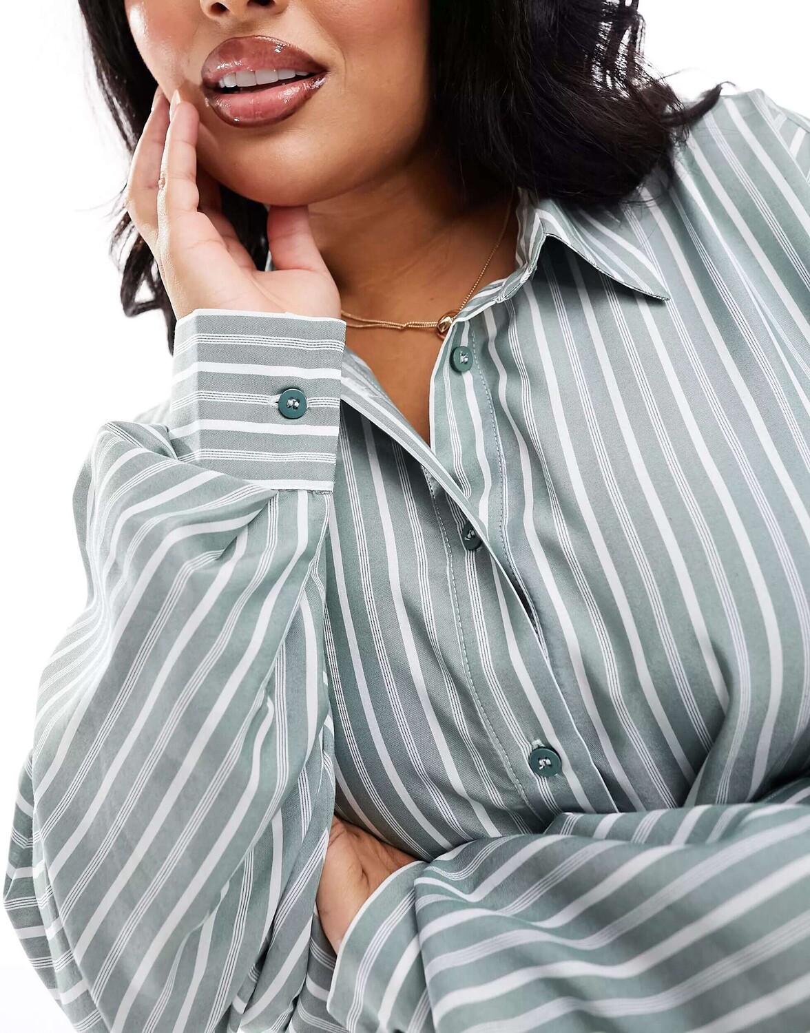 

Свободное платье-рубашка с присборенными карманами в зеленую полоску ASOS DESIGN Curve