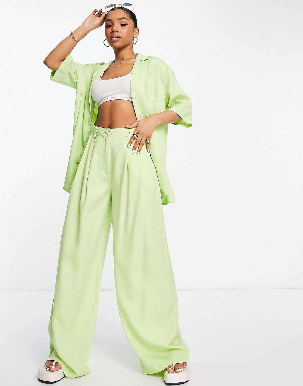 

Широкие брюки в винтажном стиле ASOS яркого яблочного цвета
