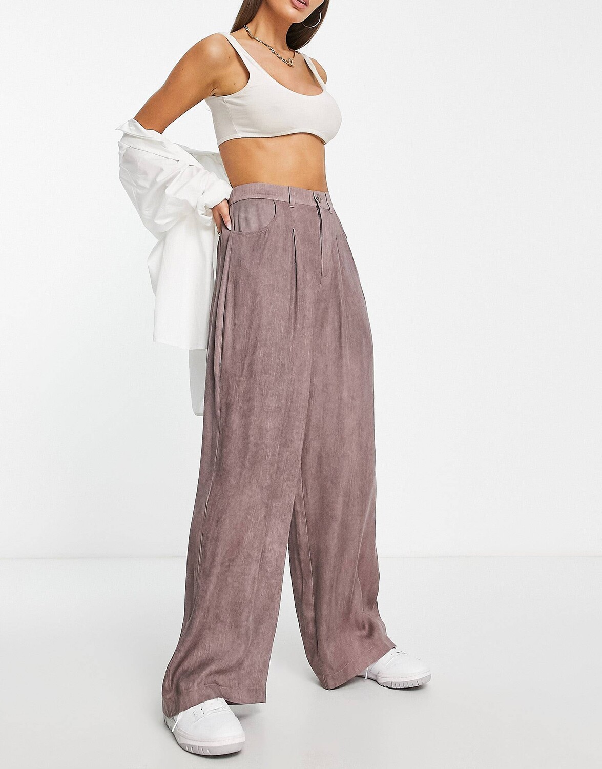 

Широкие брюки из выбеленной норки ASOS DESIGN, Коричневый