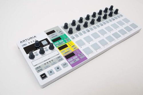 

Секвенсор Arturia Beatstep Pro