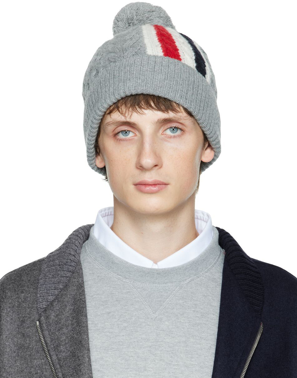 

Серая шапка Aran Tricolor Thom Browne