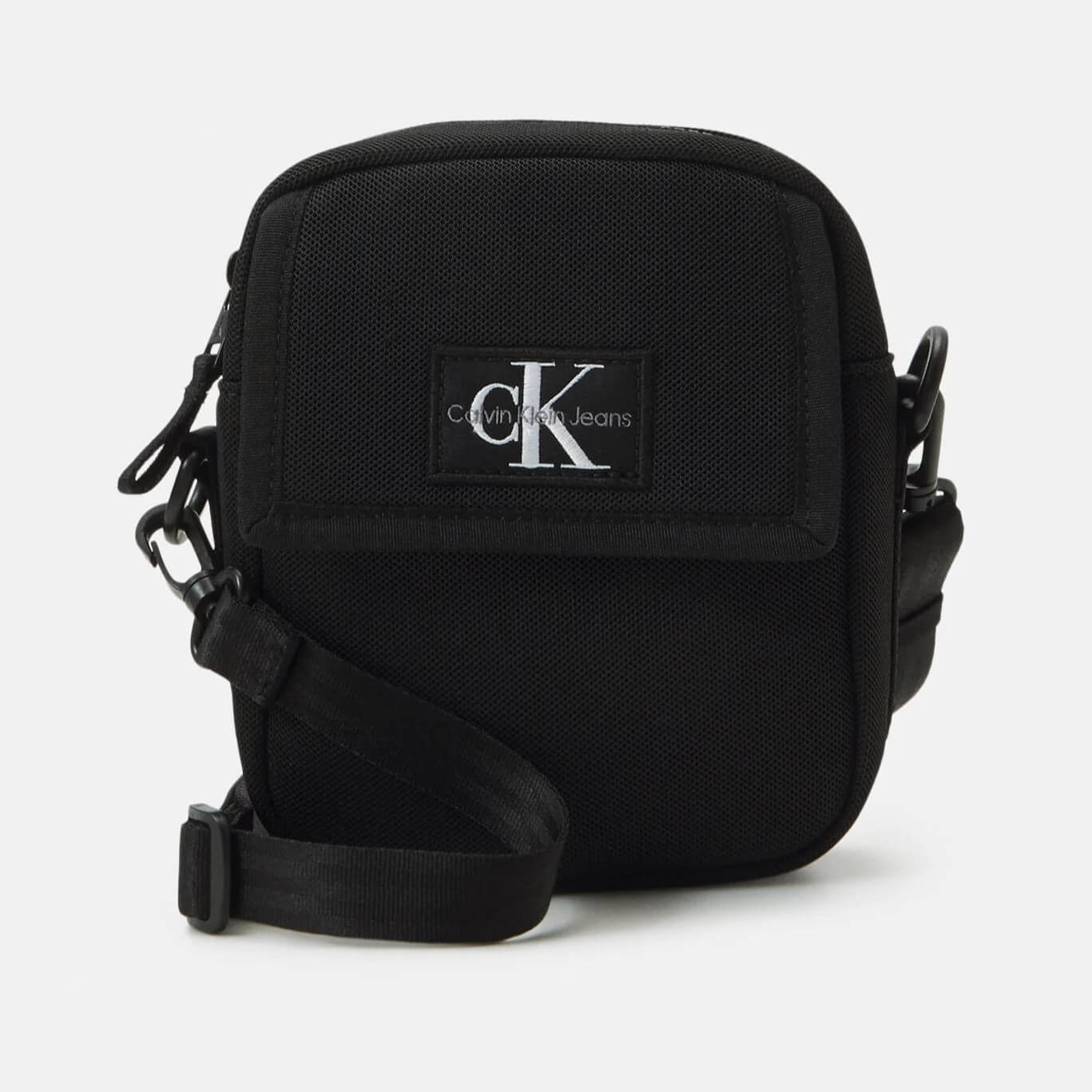Сумка Calvin Klein Jeans Spacer, черный сумка calvin klein k60k608174 бордовый
