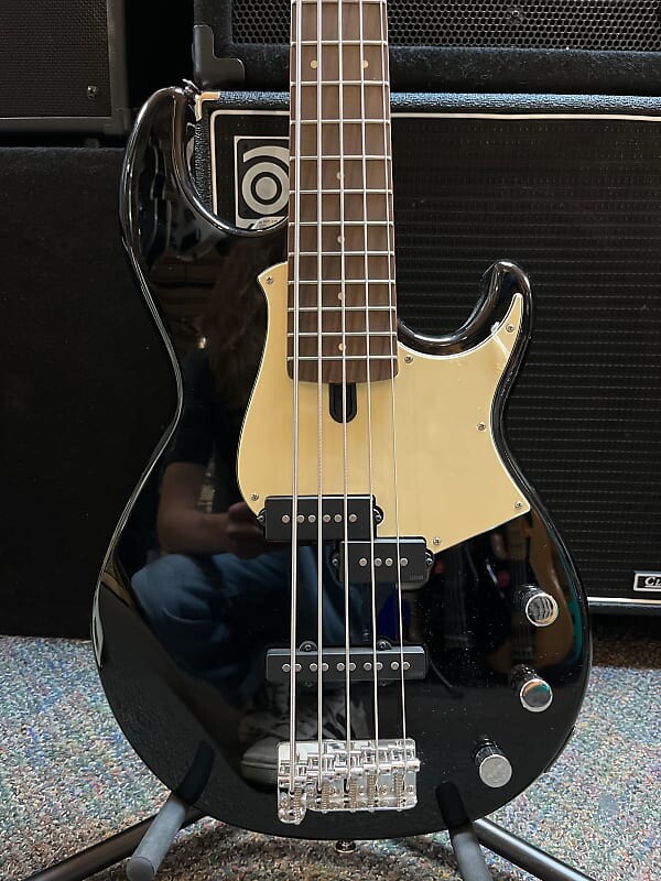 

Yamaha BB-435 5-струнная электрическая бас-гитара, черная BB-435 5-String Electric Bass