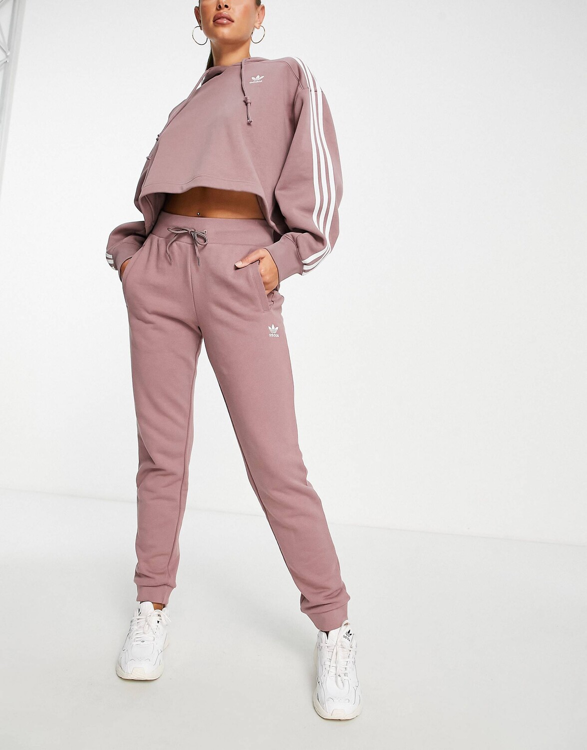 

Лиловые джоггеры adidas originals